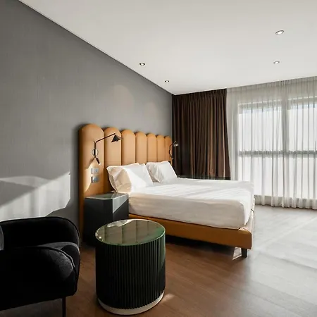 Eurostars La Hotel